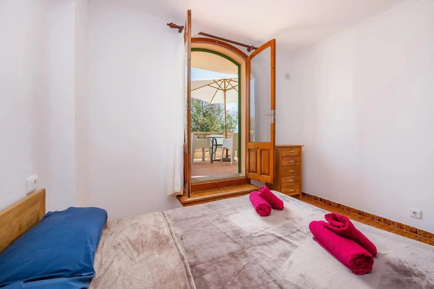 Apartamento Voramar MHM Seafront Cala Bona  Spagna